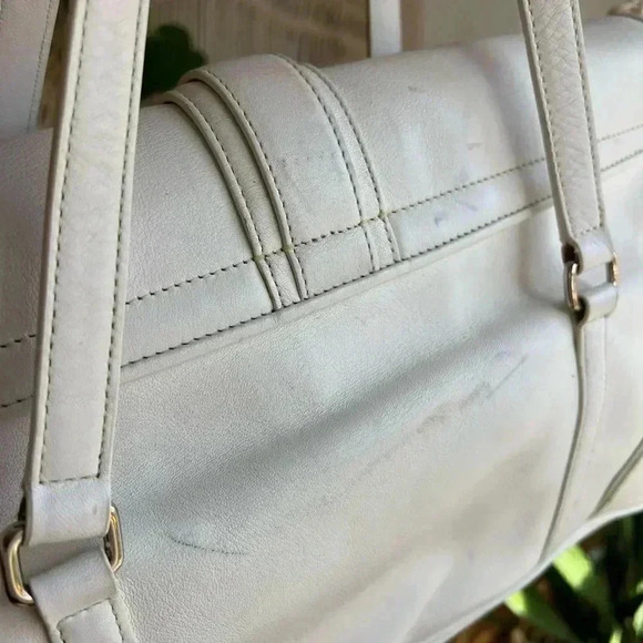 Beautiful Coach Hamptons White Leather Purse - Excellent Condition - Picture 9 of 15